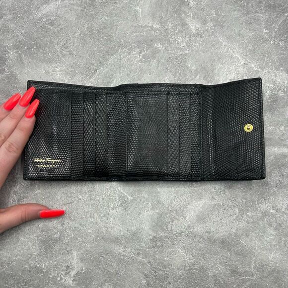 Salvatore Ferragamo Vara Bow Black Trifold Compact Wallet Clasp Leather - Picture 7 of 16